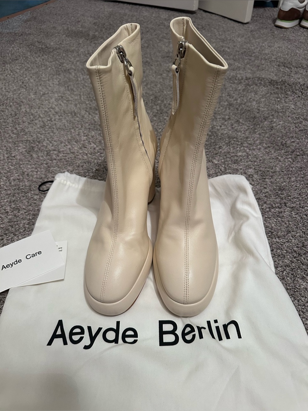 Aeyde Berlin white boots